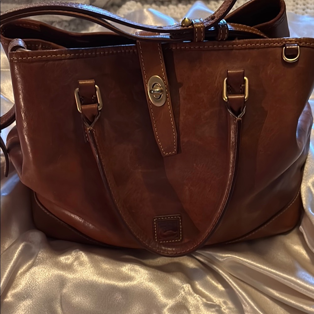 💎Authentic 💎Dooney & Bourke Brown Satchel